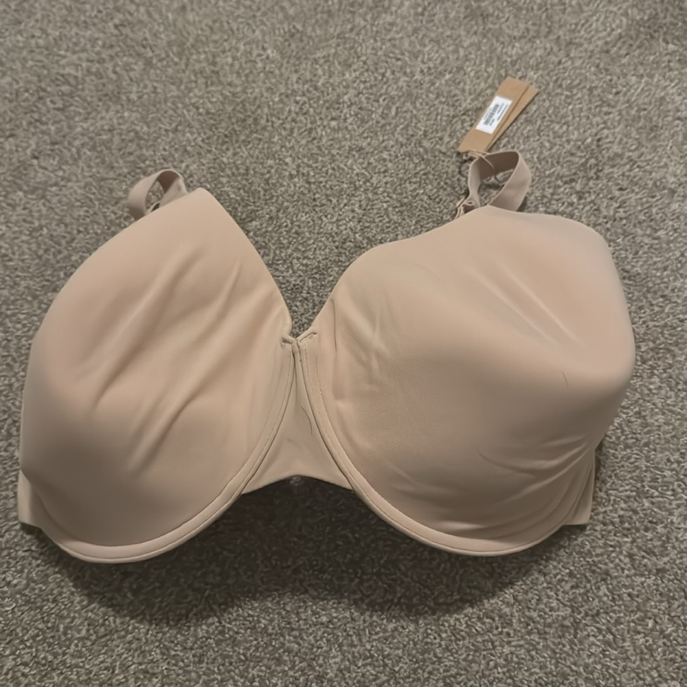 Skims Fits Everybody T-Shirt Bra - Picture 5 of 8
